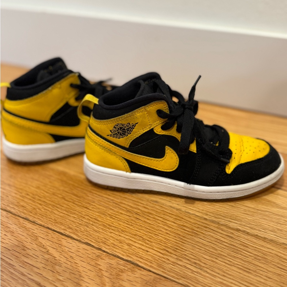 Kids Nike Air Jordan Retro Black and Yellow Sneakers